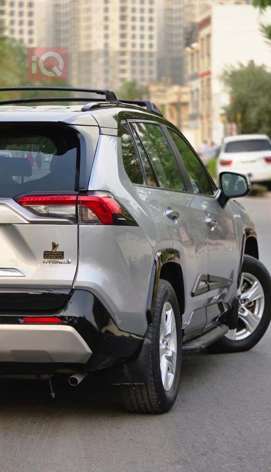 تۆیۆتا ڕاڤ 4